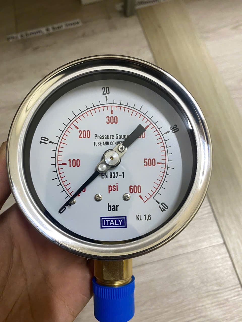 Đồng hồ áp suất ITALY, phi 100mm, Vỏ Inox – Chân đồng, áp 0 – 40 bar/psi